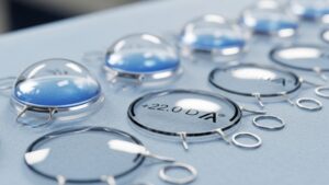 Lentes intraoculares premium vs. estándares: ¿Cuál es la diferencia real en tu visión?