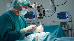 Microcirugía de glaucoma: diferencias entre GATT y Kahook y cuándo se recomienda cada una