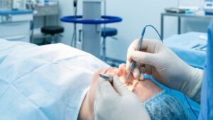 <p>Las cirugías oculares avanzan hacia técnicas menos invasivas, con mayor precisión y recuperación más rápida. Conoce qué dice la ciencia.</p>
