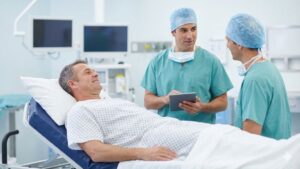 <p>El miedo al dolor es una de las principales preocupaciones antes de la cirugía de cataratas. Descubre qué se siente realmente, derriba mitos y conoce por qué hoy es un procedimiento seguro.</p>
